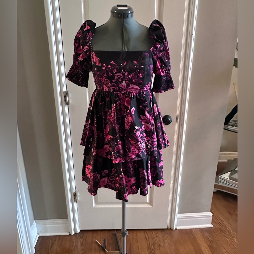 NWT Alice + Olivia Emmalou Tiered Puff Sleeve Mini Dress - Picture 9 of 13